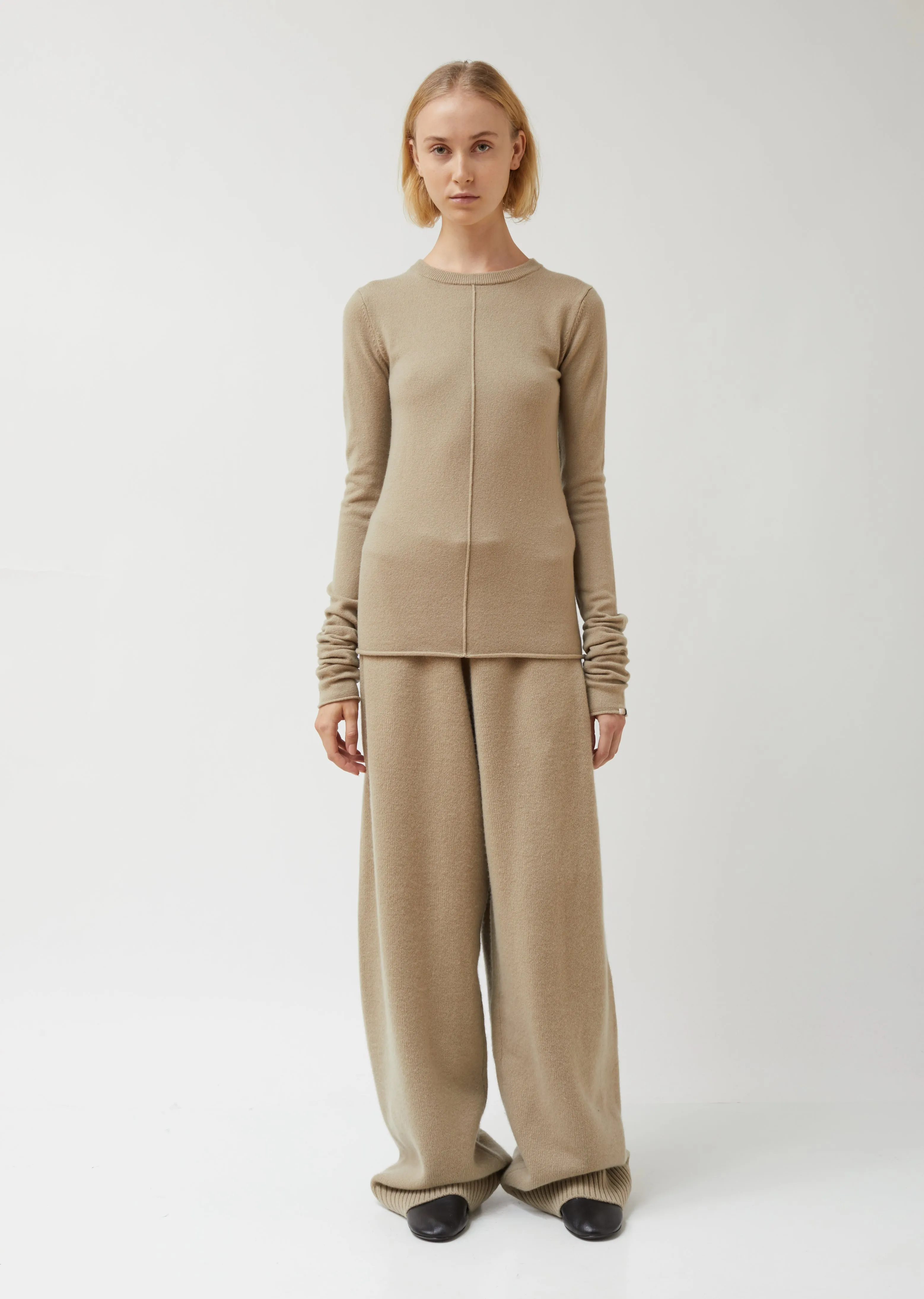 Basic Round Neck Center Front Seam Cashmere Sweater