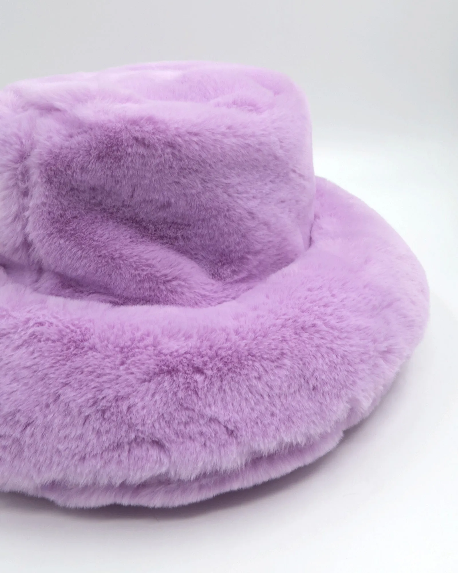 ROSI Faux-fur Bucket Hat (lavender)